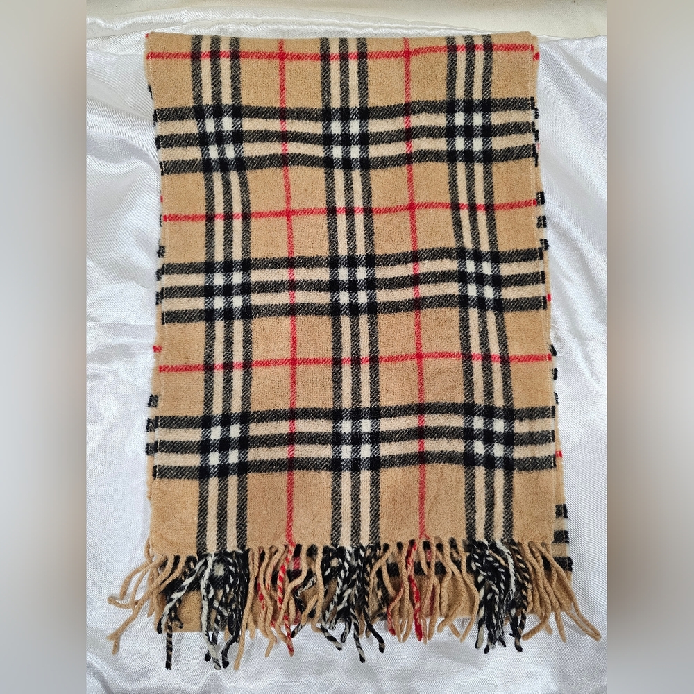 Burberry Vintage Authentic Classic Tan Plaid Scarf 100% Wool - Picture 4 of 8